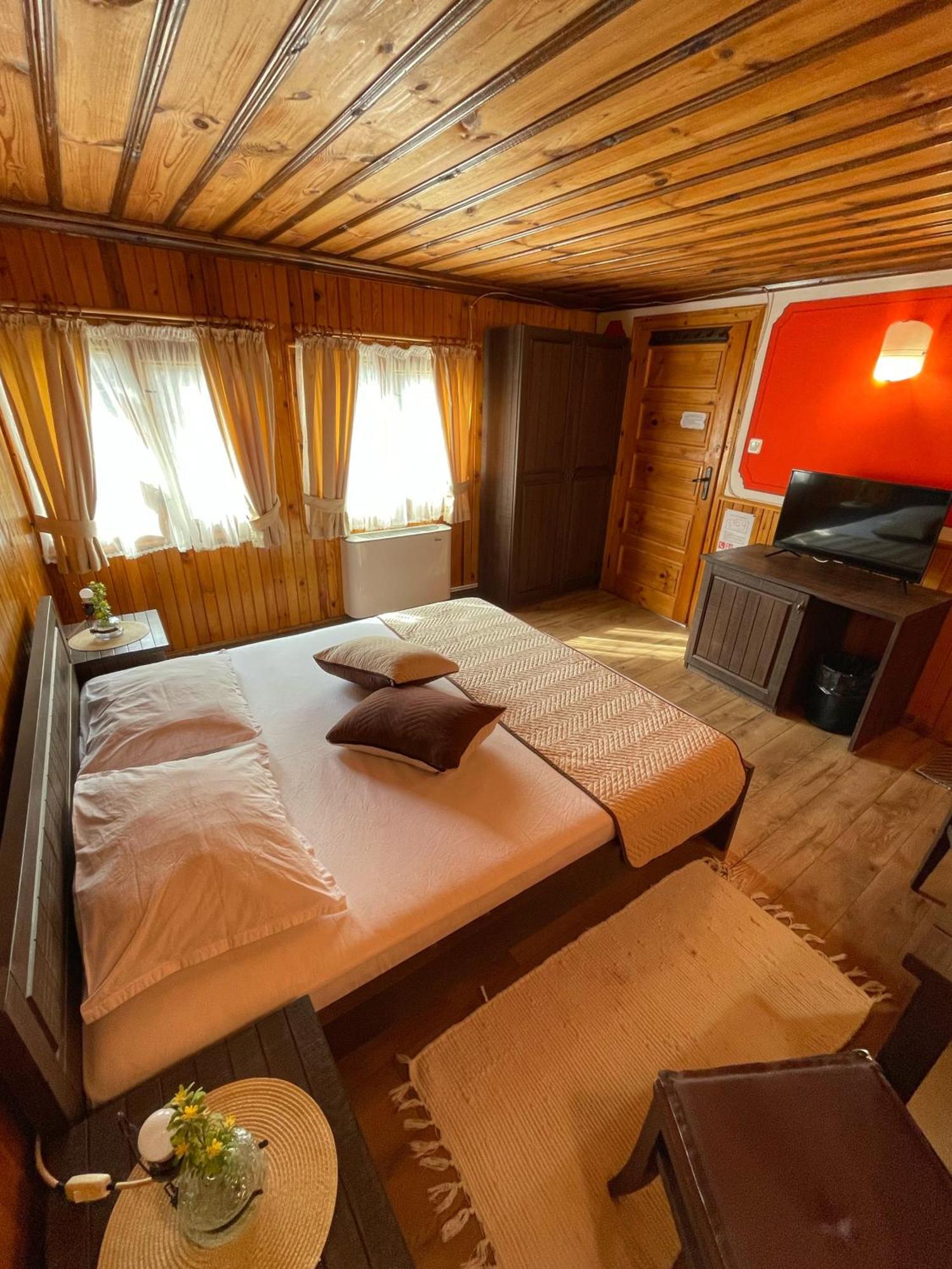 Guest Rooms Colorit Koprivshtitsa Exterior foto