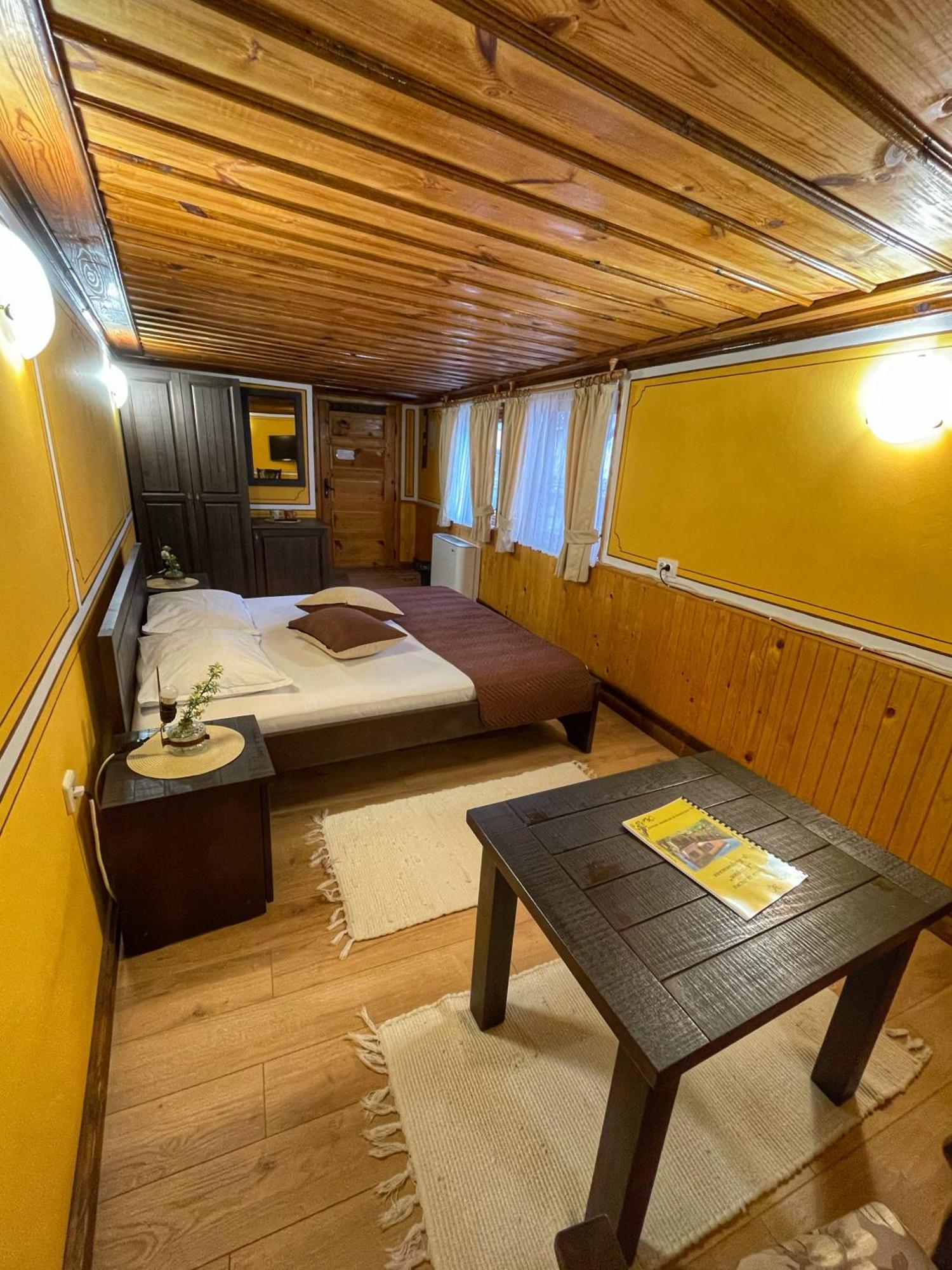 Guest Rooms Colorit Koprivshtitsa Exterior foto