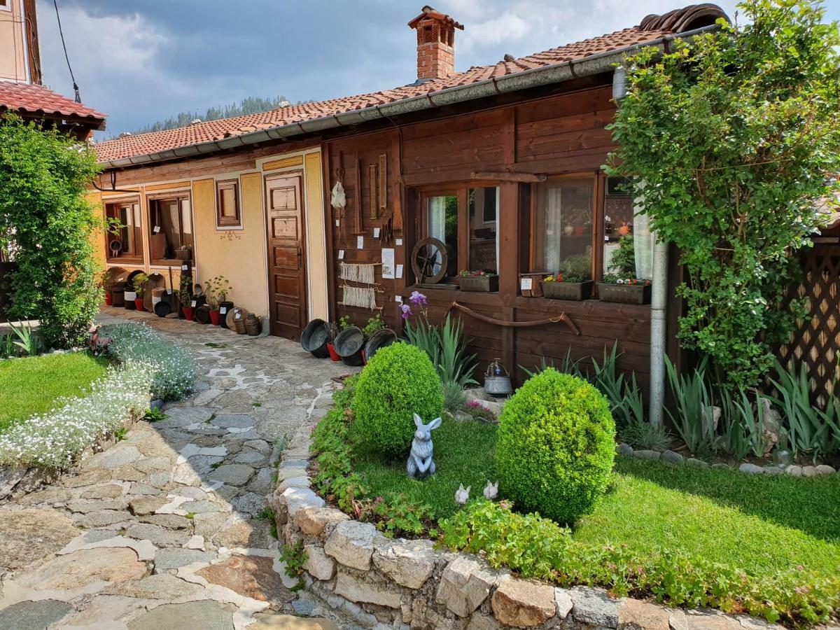 Guest Rooms Colorit Koprivshtitsa Exterior foto