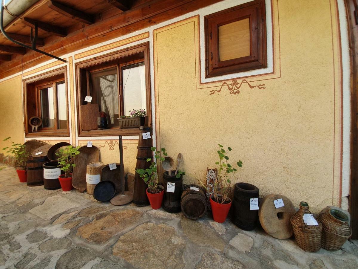 Guest Rooms Colorit Koprivshtitsa Exterior foto